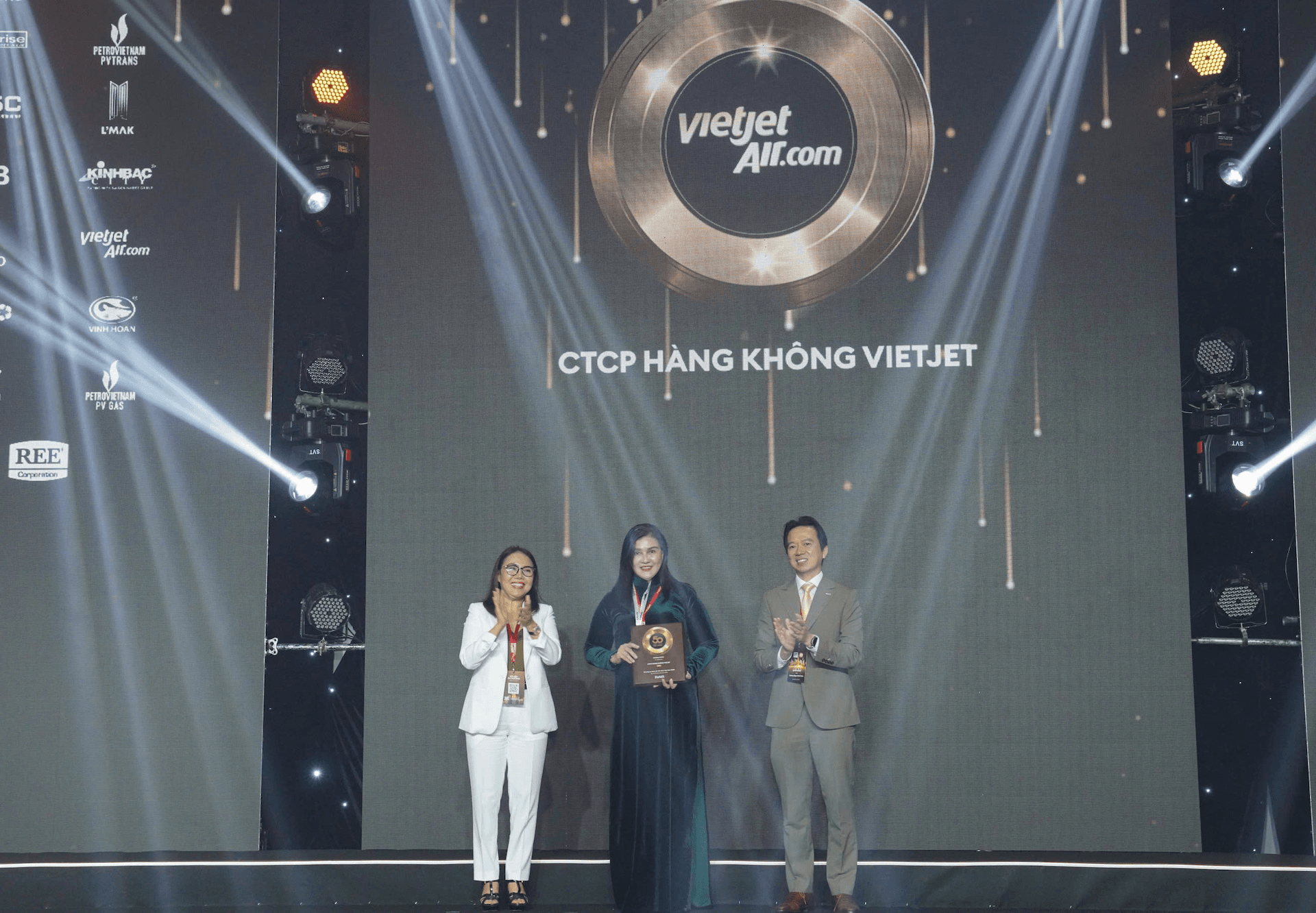 Forbes vinh danh Vietjet trong danh sách 50 công ty niêm yết tốt nhất Việt Nam 2024