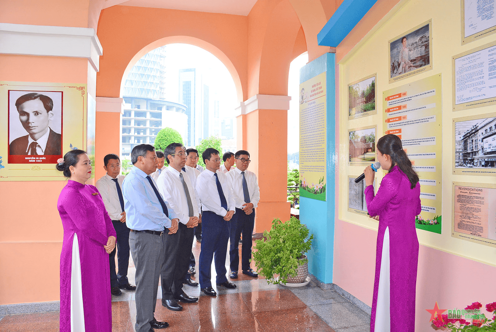 Lãnh đạo TP Hà Nội, TP Hồ Chí Minh dâng hương Chủ tịch Hồ Chí Minh, Chủ tịch Tôn Đức Thắng