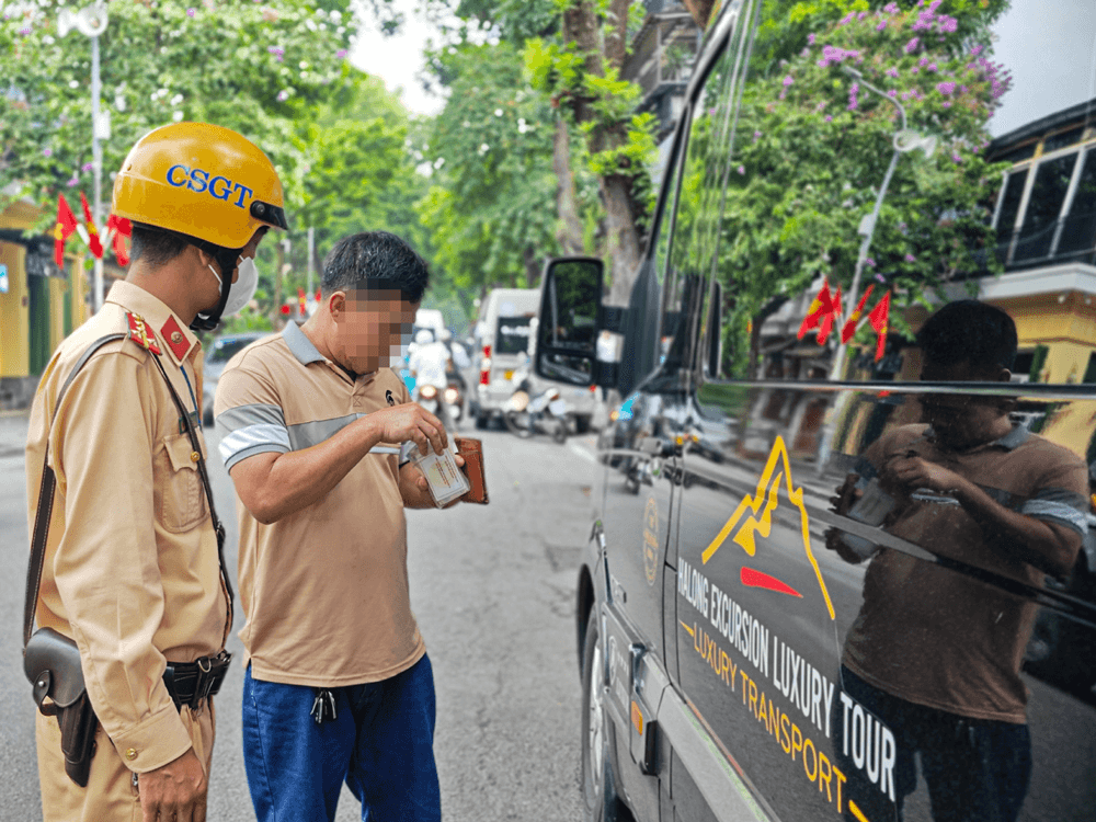 Chấn chỉnh hoạt động đón, trả khách của xe du lịch