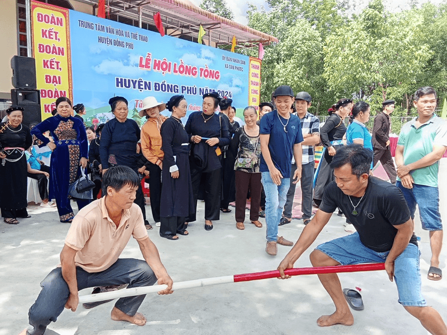Đặc sắc lễ hội Lồng tồng ở Đồng Phú