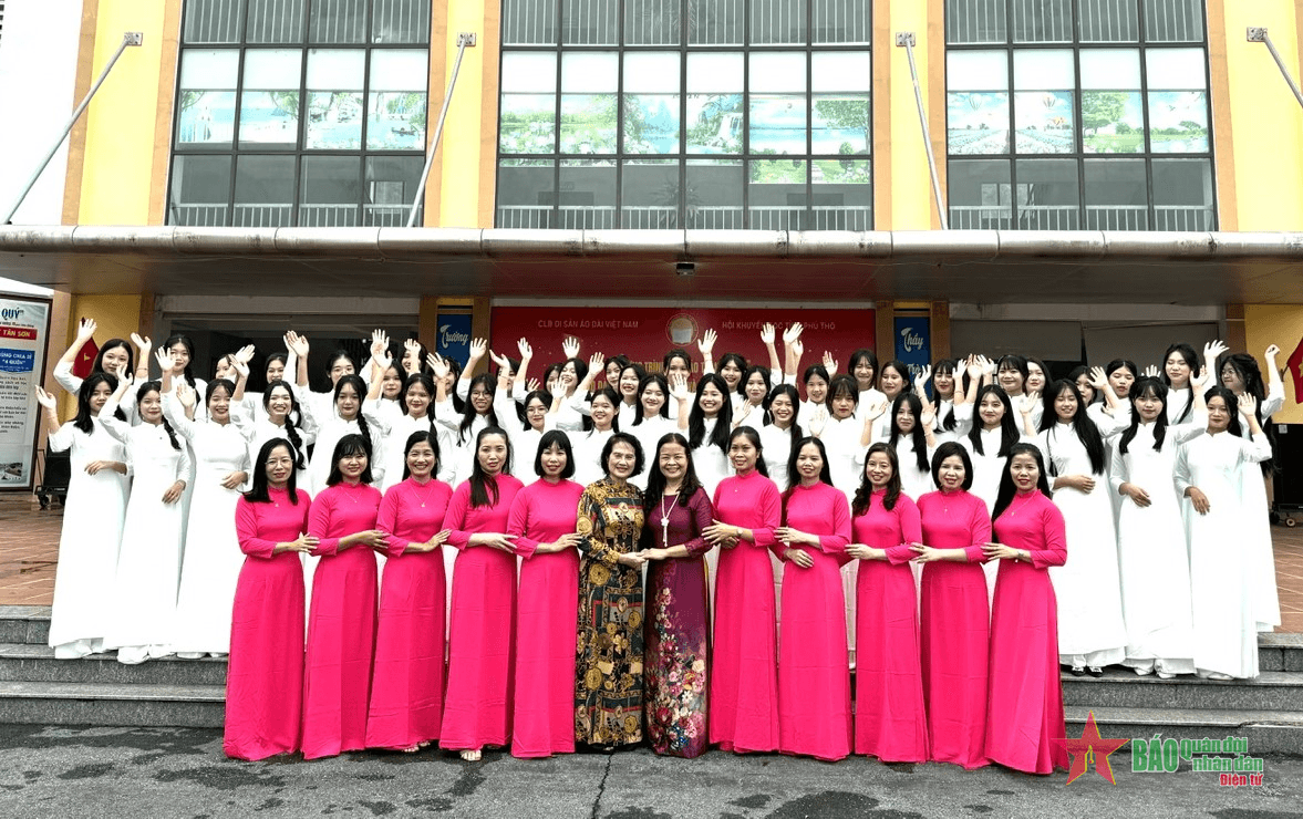 “Nếp áo thanh xuân” đến với giáo viên và nữ sinh tỉnh Phú Thọ