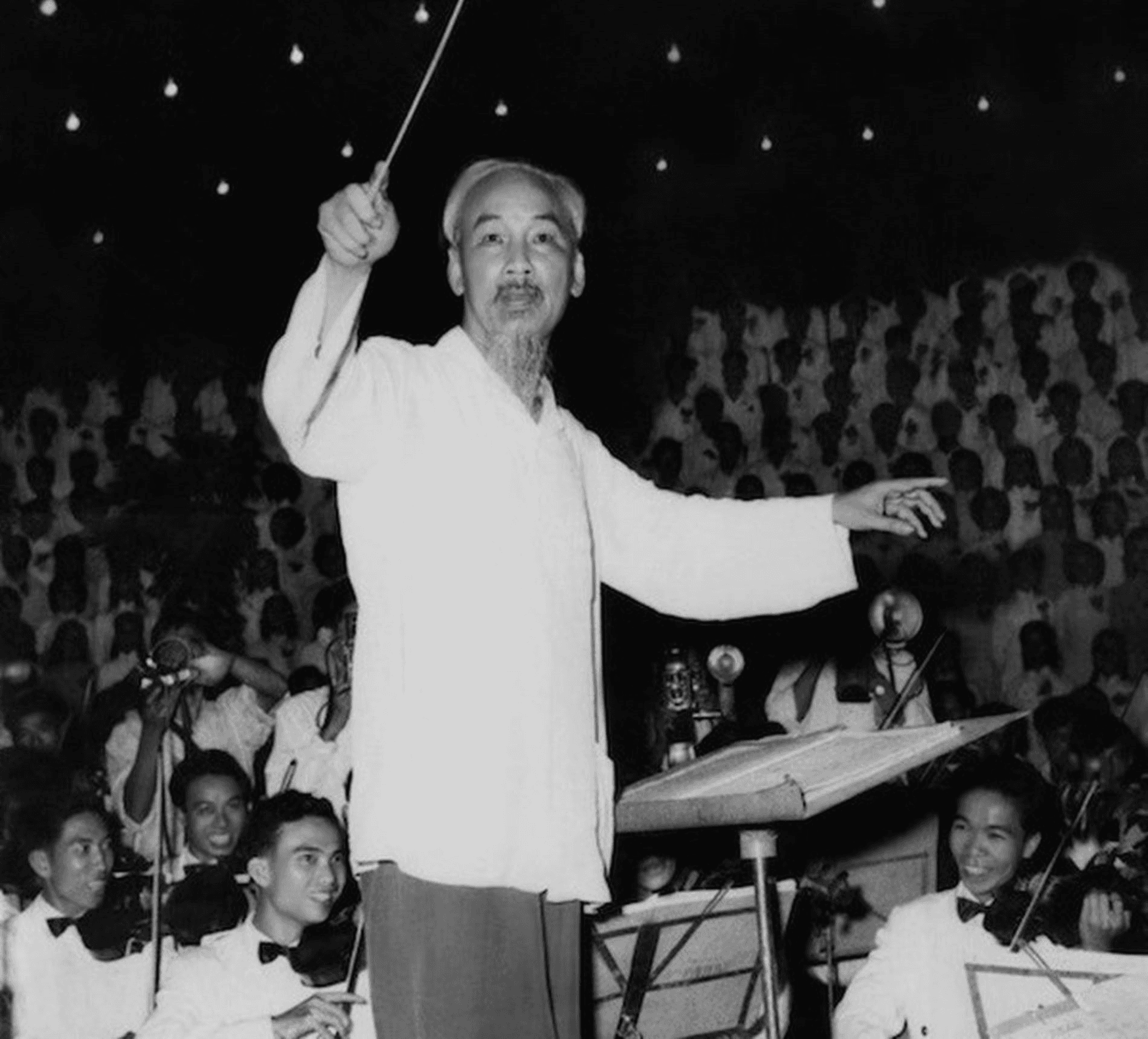 Di chúc Chủ tịch Hồ Chí Minh - Ngọn cờ đoàn kết, dẫn dắt toàn dân tộc đi tới tương lai tươi sáng - Bài 3: Toàn tâm toàn ý phục vụ nhân dân