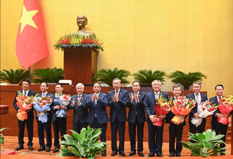 Công bố các nghị quyết của Quốc hội, Ủy ban Thường vụ Quốc hội về công tác nhân sự