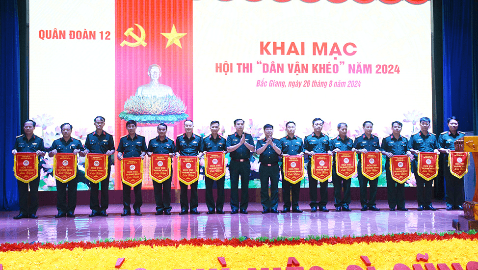 Quân đoàn 12 nâng cao chất lượng công tác dân vận thời kỳ mới