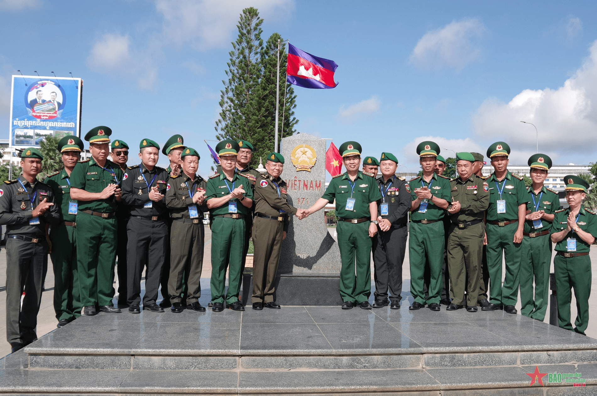 Giao lưu sĩ quan trẻ Bộ đội Biên phòng Việt Nam và Lục quân, Hiến binh Campuchia