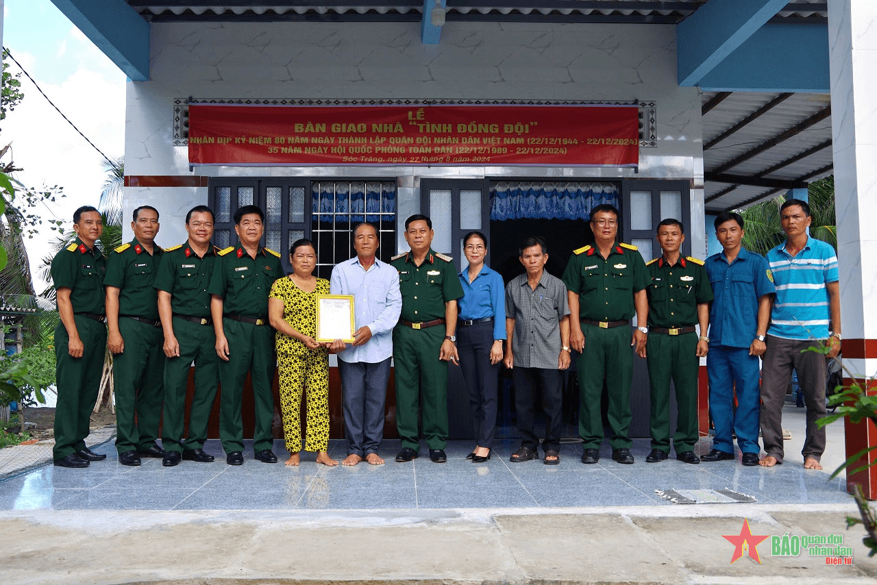 Quân khu 9 bàn giao nhà “Tình đồng đội” tại Sóc Trăng