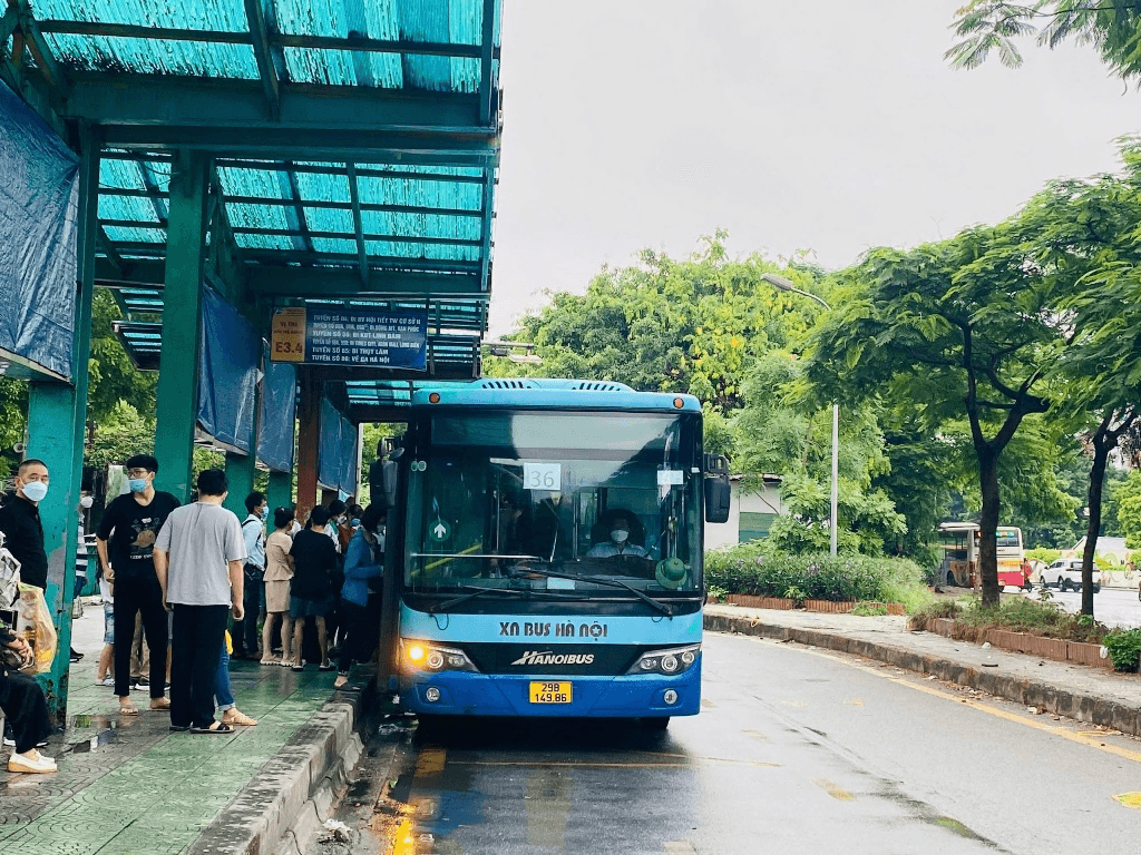 Sẵn sàng tăng cường xe buýt tại các bến xe vào những ngày cao điểm