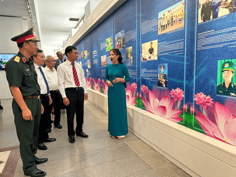 Triển lãm hơn 200 hình ảnh, tài liệu, hiện vật những tấm gương bình dị mà cao quý 2024