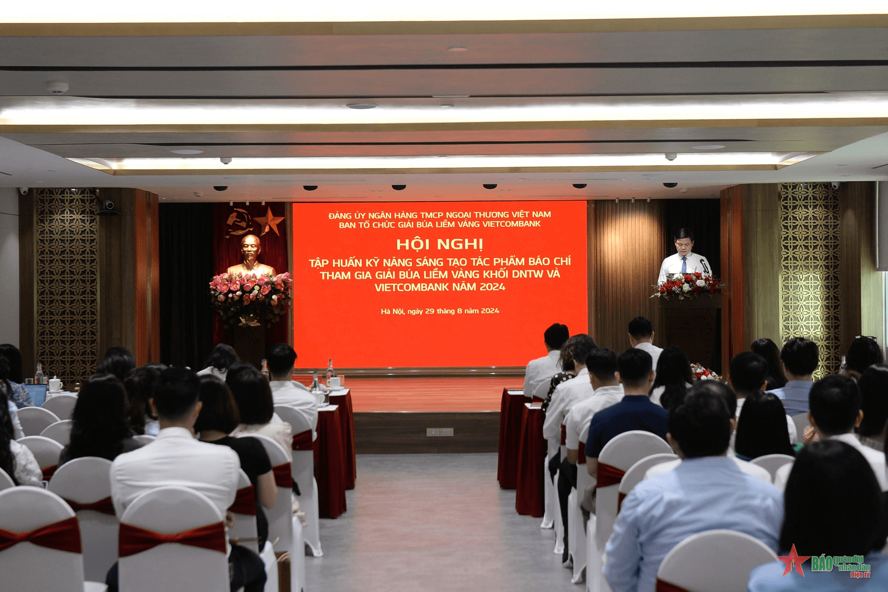 Vietcombank tập huấn kỹ năng sáng tạo tác phẩm báo chí xây dựng Đảng cho hơn 600 cán bộ, nhân viên