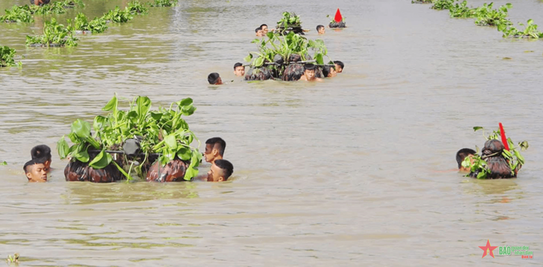 Sư đoàn 5 (Quân khu 7) diễn tập vòng tổng hợp cấp tiểu đoàn bắn đạn hơi thuốc nổ