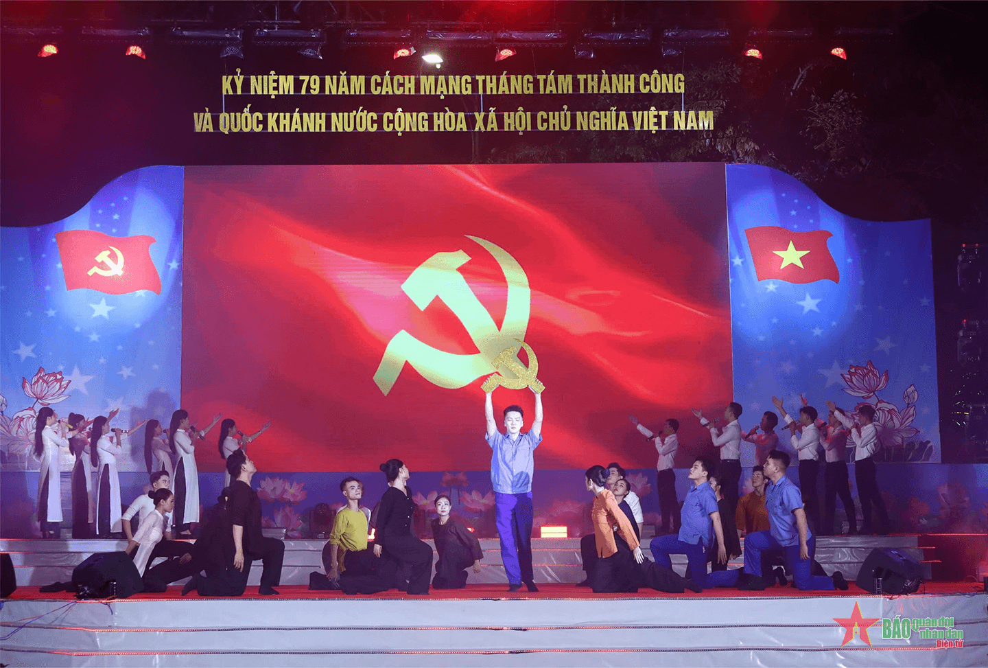Cần Thơ: Đặc sắc chương trình nghệ thuật "Âm vang mùa thu"