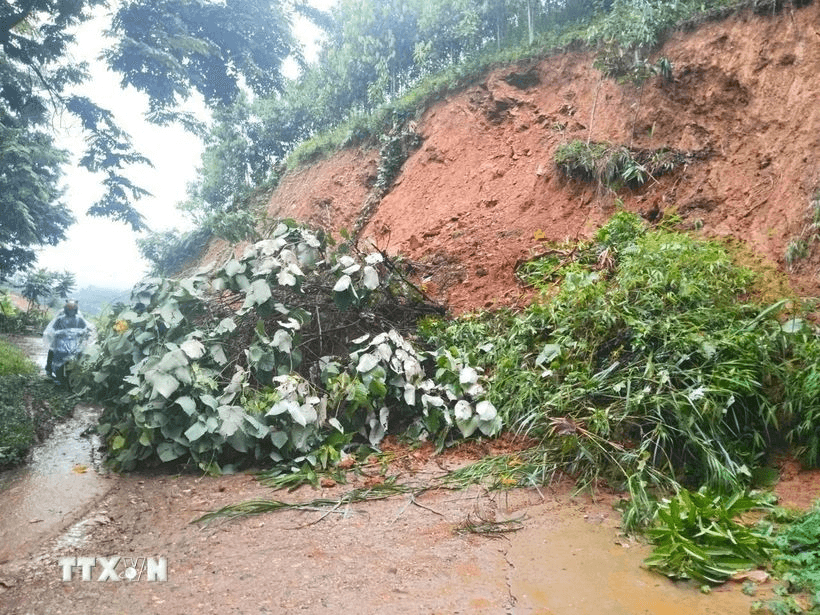 Bắc Kạn công bố tình huống khẩn cấp về thiên tai khu vực sạt lở thôn Nà Thác