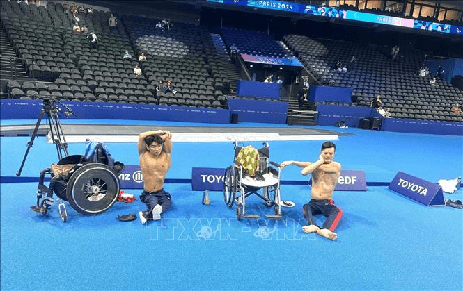 Paralympic Paris 2024: Hai kình ngư Việt Nam xuất sắc vào chung kết 100m bơi ếch nam - SB5