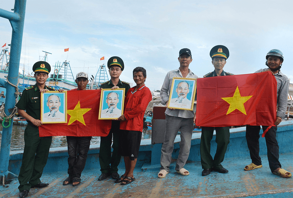Giúp ngư dân yên tâm bám biển