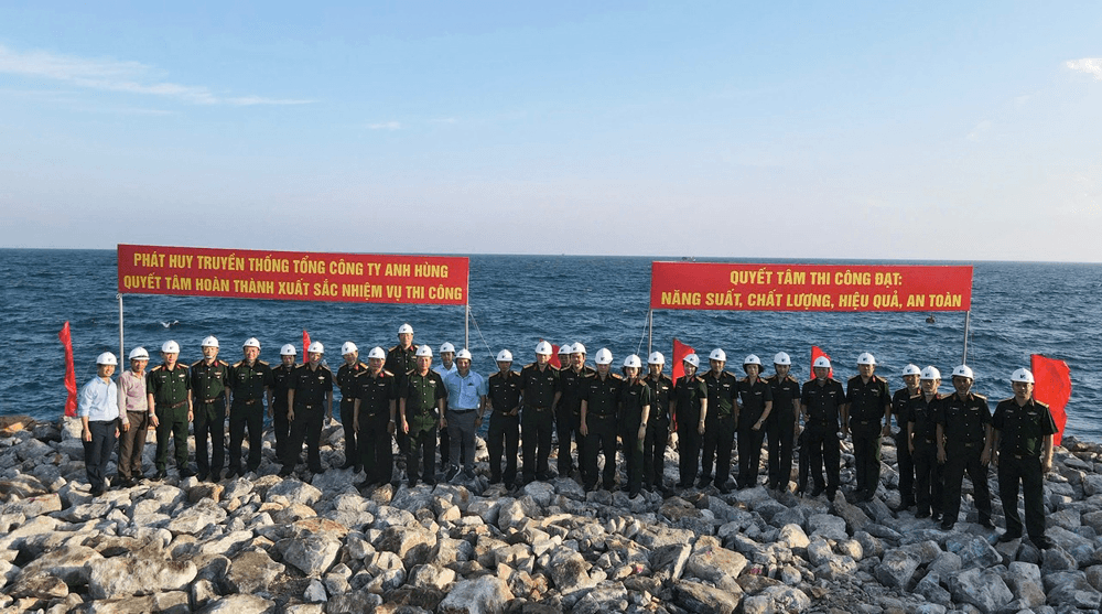 Công trình đê chắn sóng ở Đảo Lý Sơn