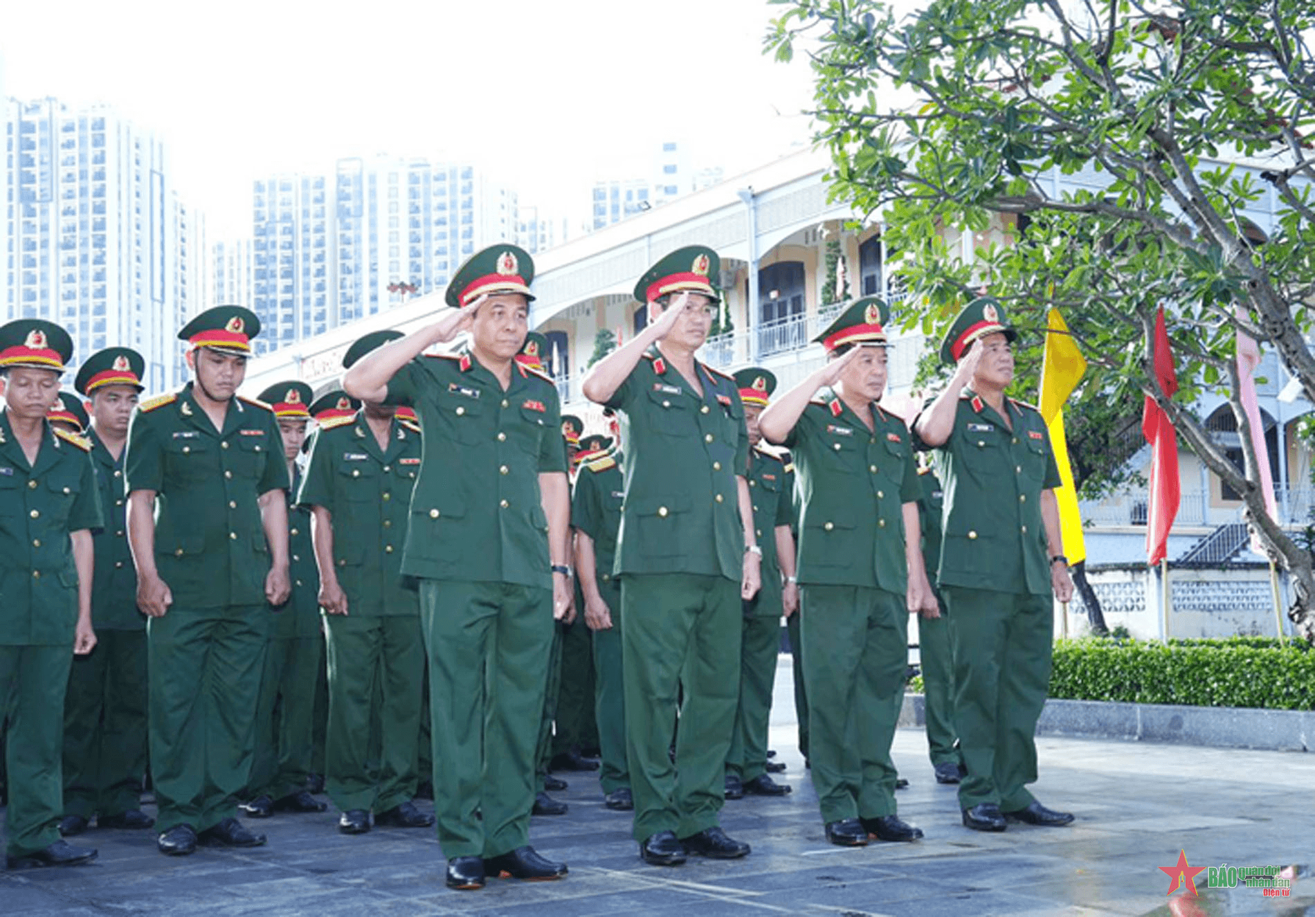 Bộ tư lệnh TP Hồ Chí Minh dâng hương Chủ tịch Hồ Chí Minh