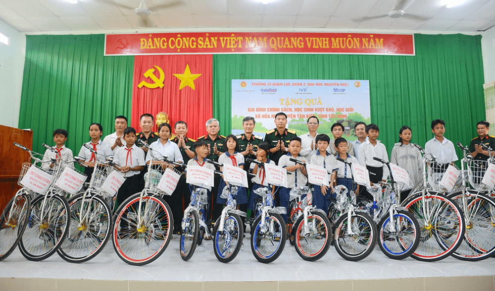 Hành trình về nguồn thắm tình quân dân