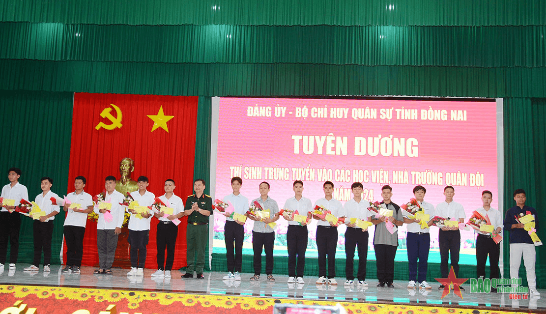 Bộ CHQS tỉnh Đồng Nai gặp mặt thí sinh trúng tuyển các trường quân đội năm 2024