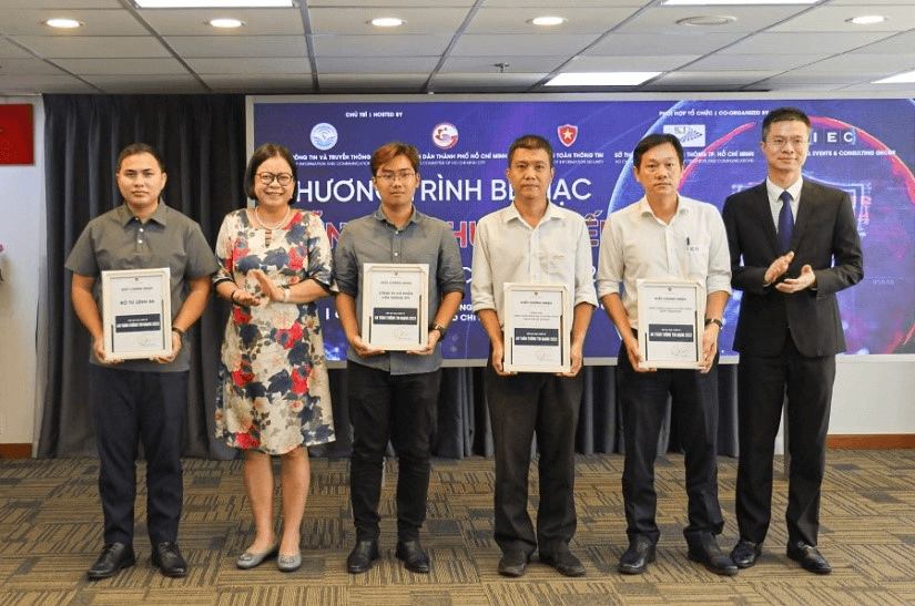Đội trưởng với biệt tài vá lỗ hổng, trị “nhện độc”