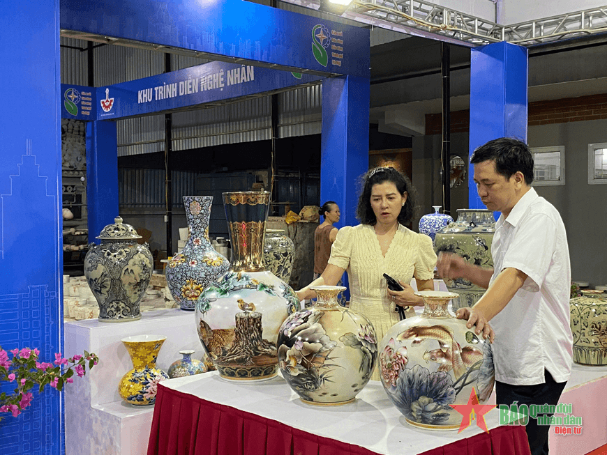 Liên kết hợp tác sản xuất, tiêu dùng bền vững trong ngành gốm sứ