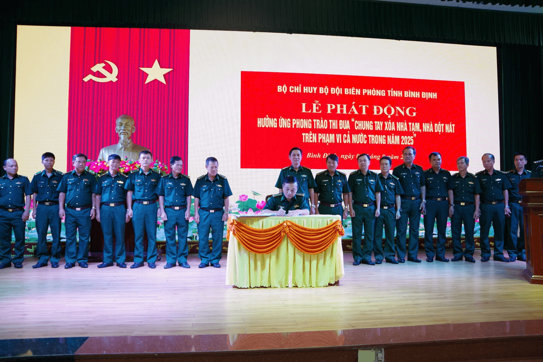 Bộ đội Biên phòng tỉnh Bình Định “chung tay xóa nhà tạm, nhà dột nát”