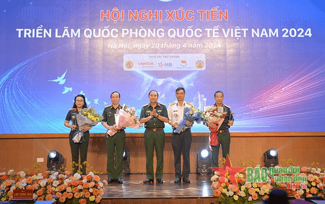 Phê duyệt Kế hoạch tổ chức Khu trưng bày thành tựu xây dựng lực lượng vũ trang