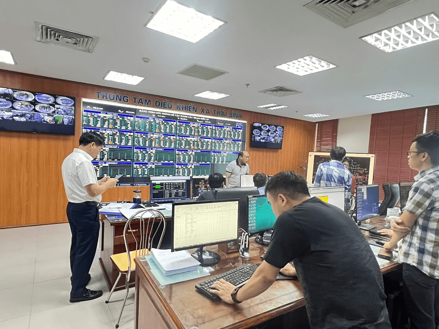 Bão số 3 đổ bộ, nhiều tỉnh mất điện diện rộng; Quảng Ninh toàn tỉnh mất điện