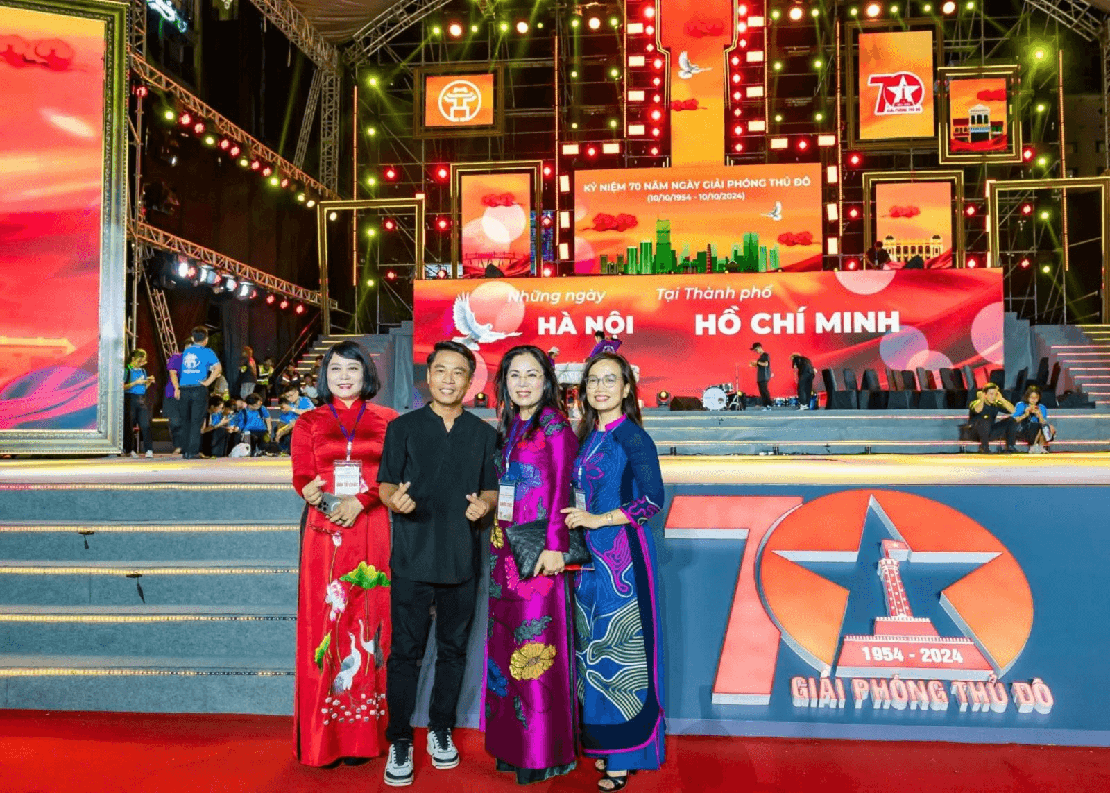 Hà Nội hào hoa thanh lịch: “Dấu son Hà Nội” bằng tình yêu sâu nặng