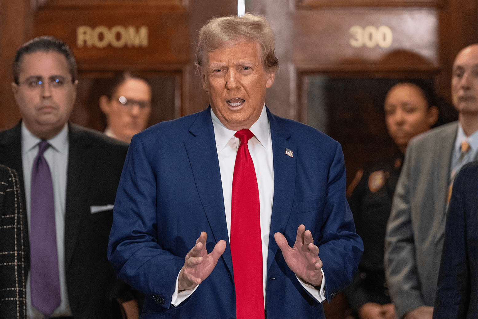 Tòa New York hoãn kết án ông Donald Trump đến sau bầu cử