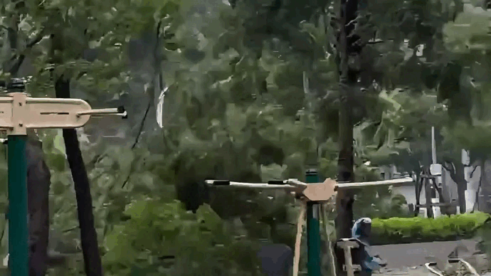 Tâm bão số 3 đang ở thủ đô Hà Nội, dự báo di chuyển về hướng Tây