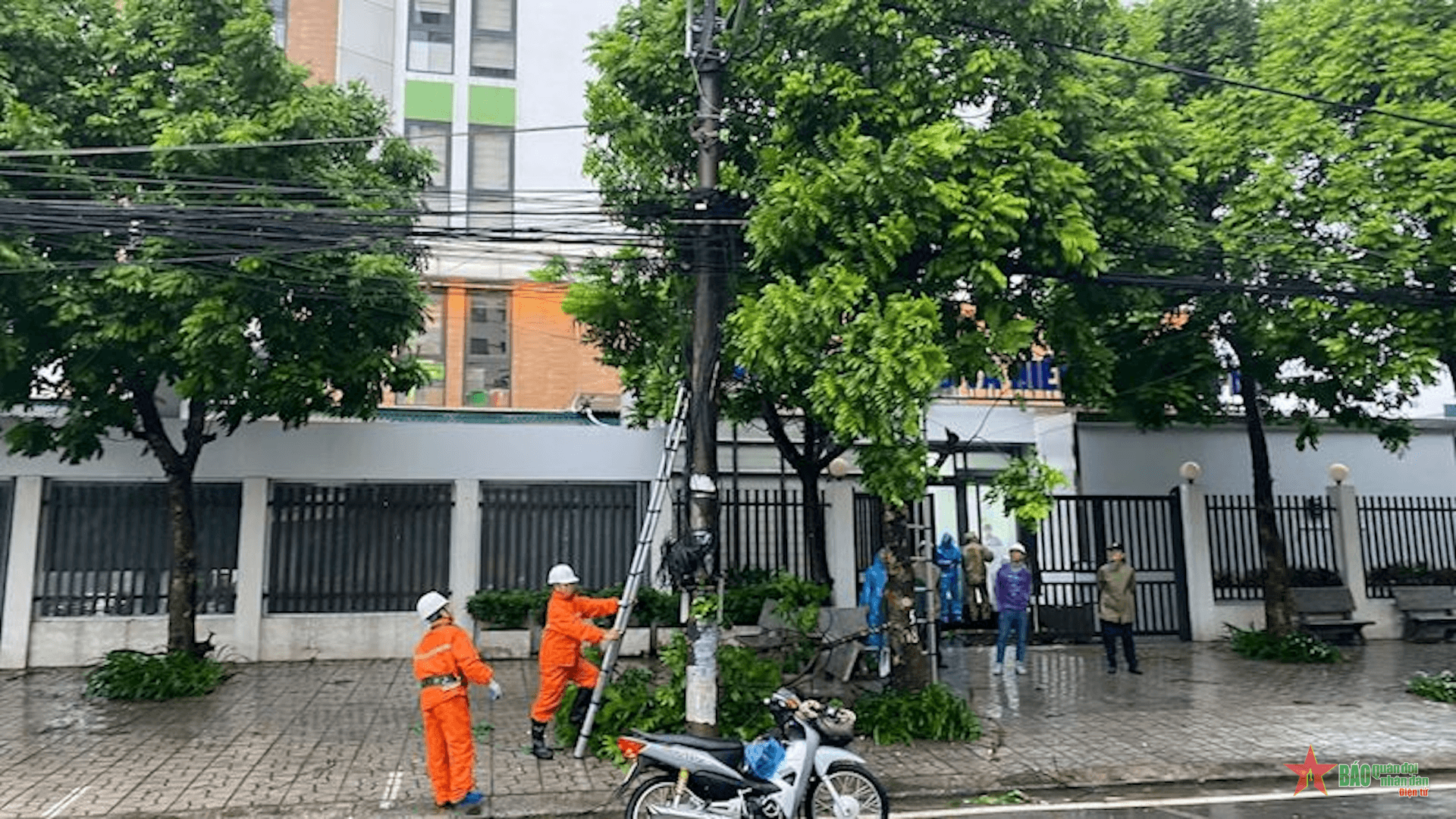Ngành điện Hà Nội sẽ không thực hiện ngừng, giảm cung cấp điện trong cơn bão số 3