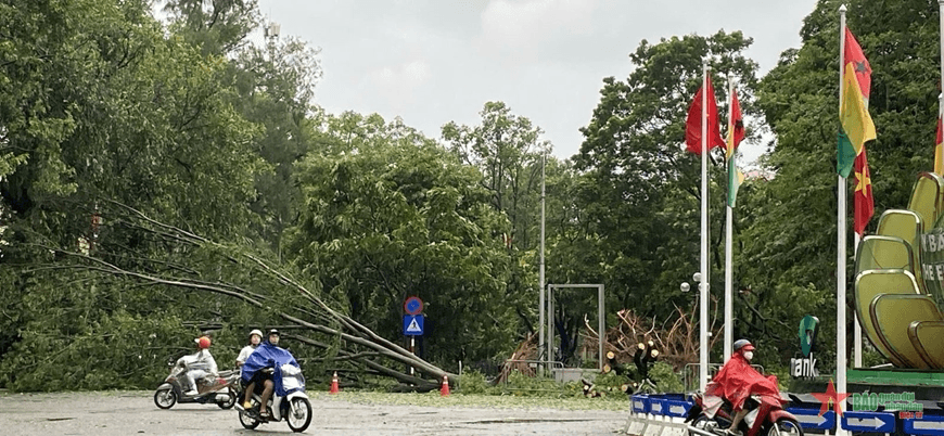 Bão số 3: Hà Nội có mưa do hoàn lưu sau bão, người dân thận trọng khi ra đường