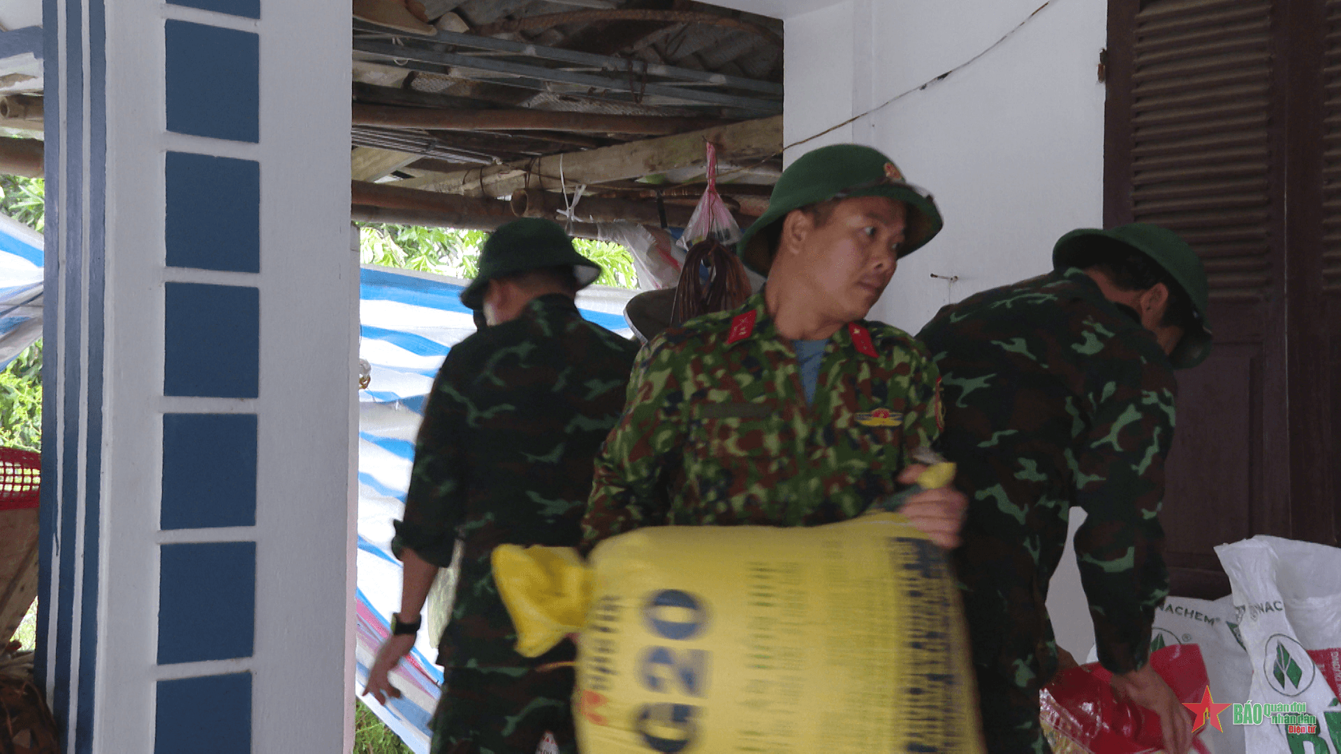 Lực lượng vũ trang tỉnh Phú Thọ tập trung ứng cứu sau bão số 3