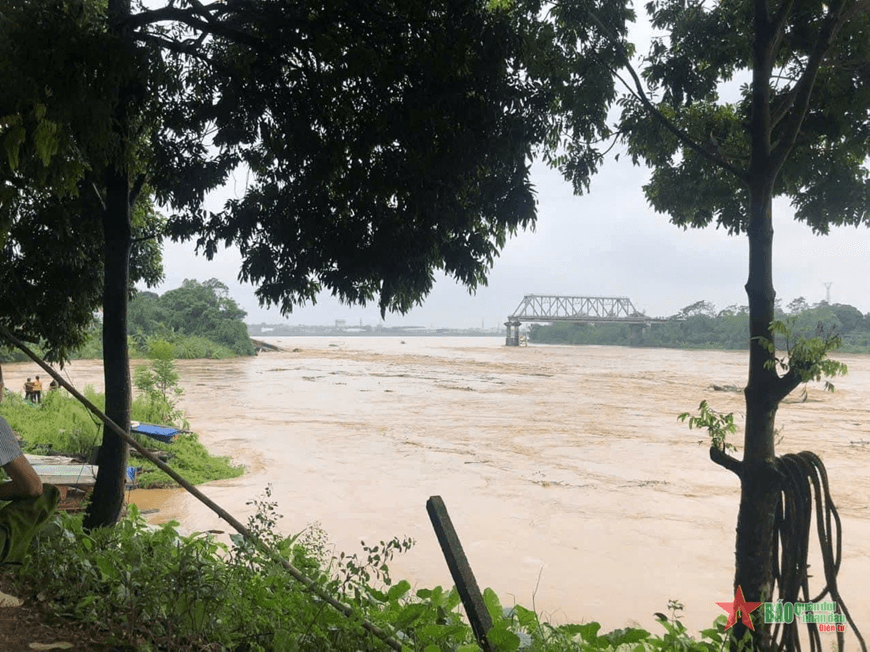 Sập cầu Phong Châu: Công an Phú Thọ phân luồng giao thông