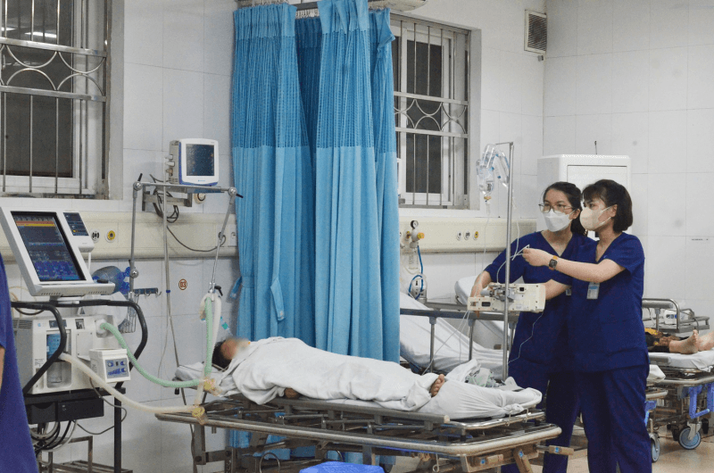 Cấp cứu 6 bệnh nhân tại Quảng Ninh ngộ độc khí CO từ máy phát điện