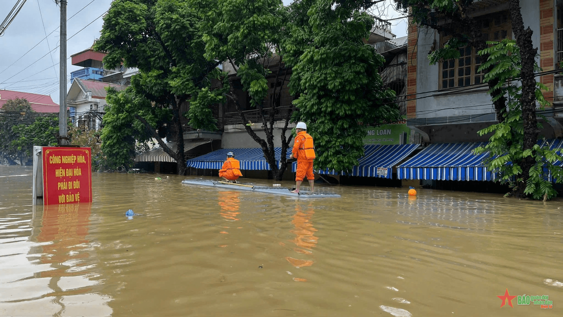 Thành phố Hạ Long sẽ cơ bản khôi phục cung cấp điện trong ngày 10-9