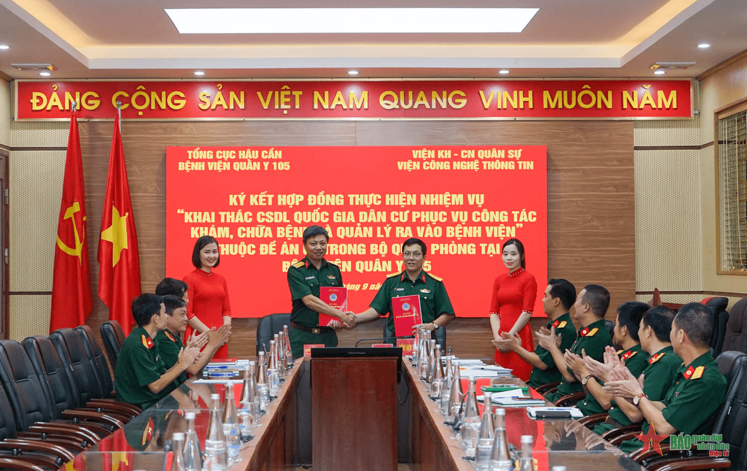 Bệnh viện Quân y 105 và Viện Công nghệ thông tin ký kết chương trình hợp tác