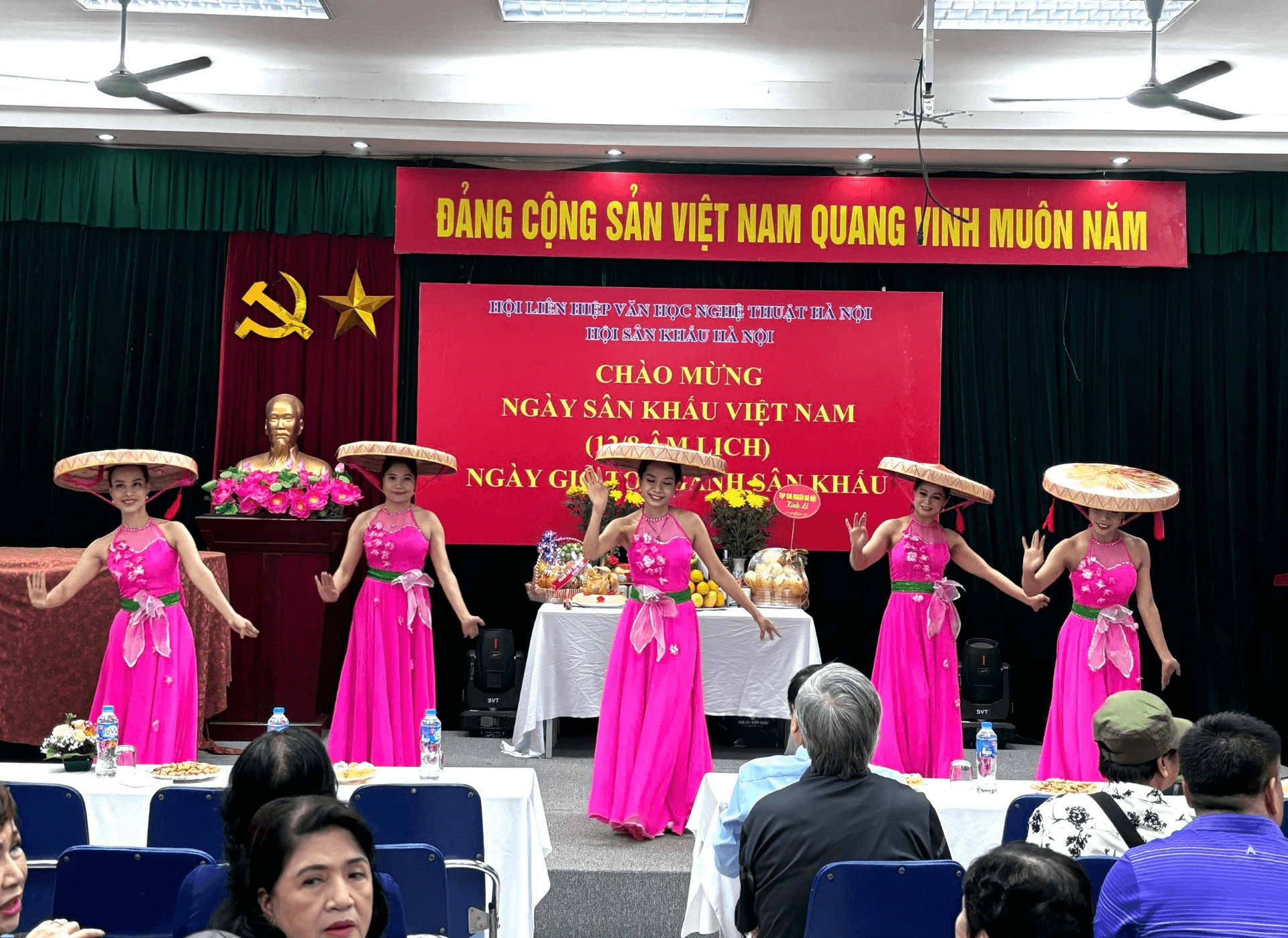 Ngày Sân khấu Việt Nam và Giỗ tổ ngành sân khấu