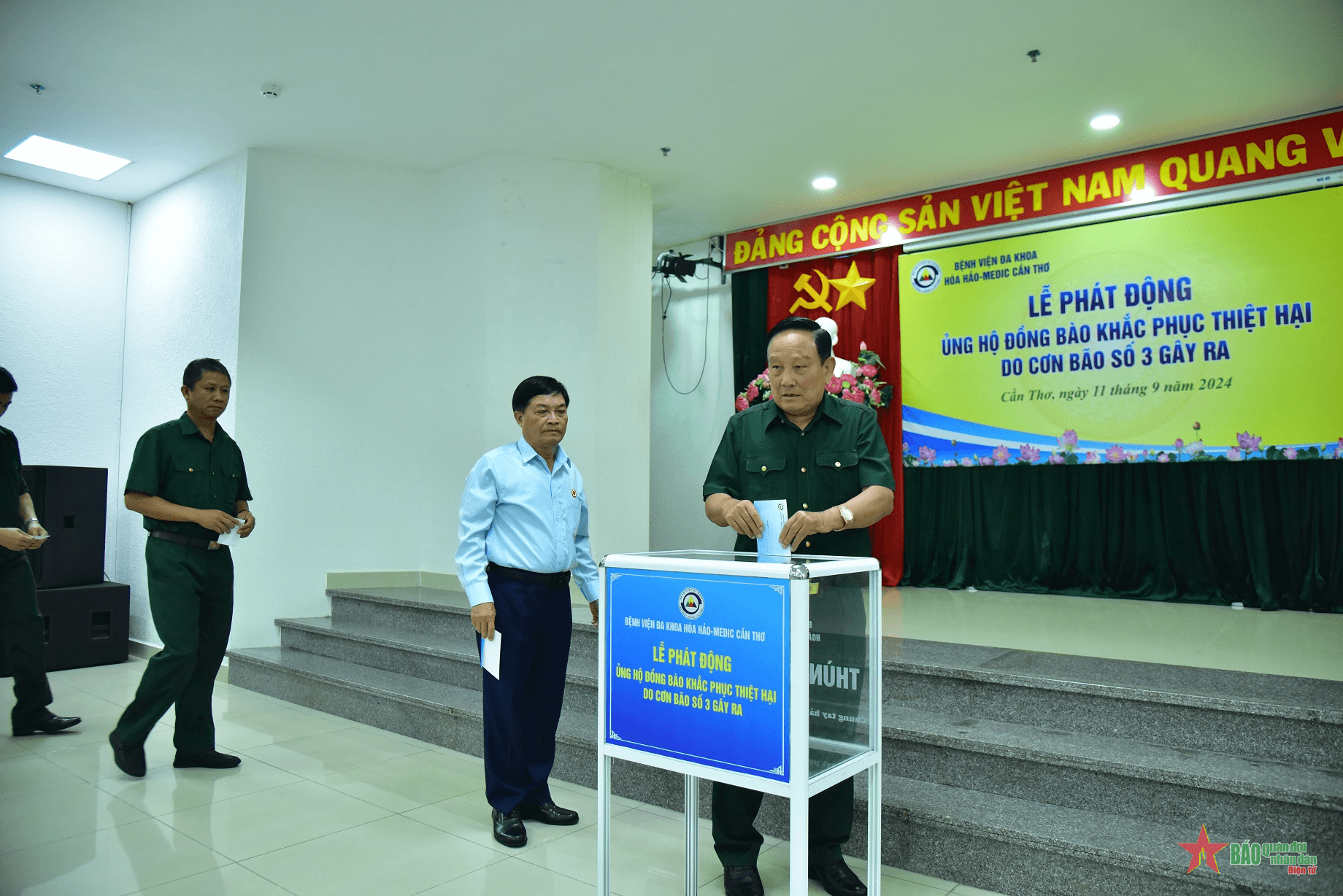 Bệnh viện Đa khoa Hòa Hảo - Medic Cần Thơ quyên góp ủng hộ nhân dân bị ảnh hưởng cơn bão số 3
