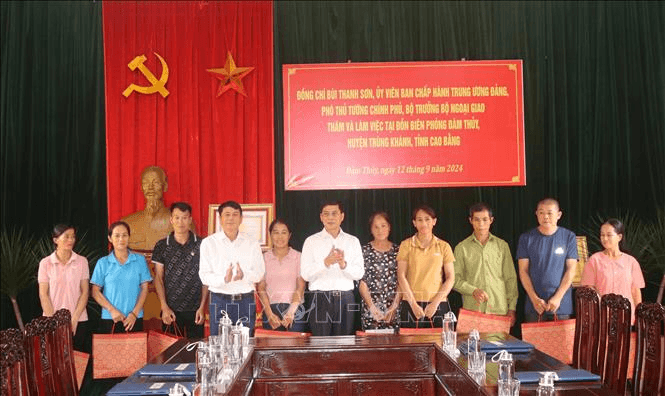 Phó thủ tướng, Bộ trưởng Bộ Ngoại giao Bùi Thanh Sơn làm việc tại Cao Bằng