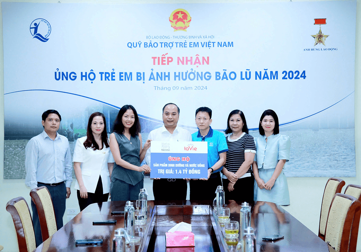 Đồng hành cùng trẻ em và gia đình chịu ảnh hưởng lũ lụt sau cơn bão số 3