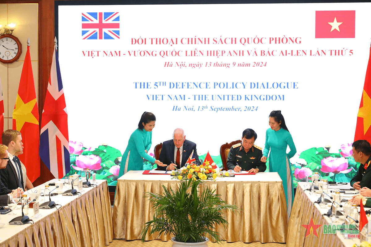 Thượng tướng Hoàng Xuân Chiến đồng chủ trì Đối thoại Chính sách quốc phòng Việt Nam - Anh lần thứ 5
