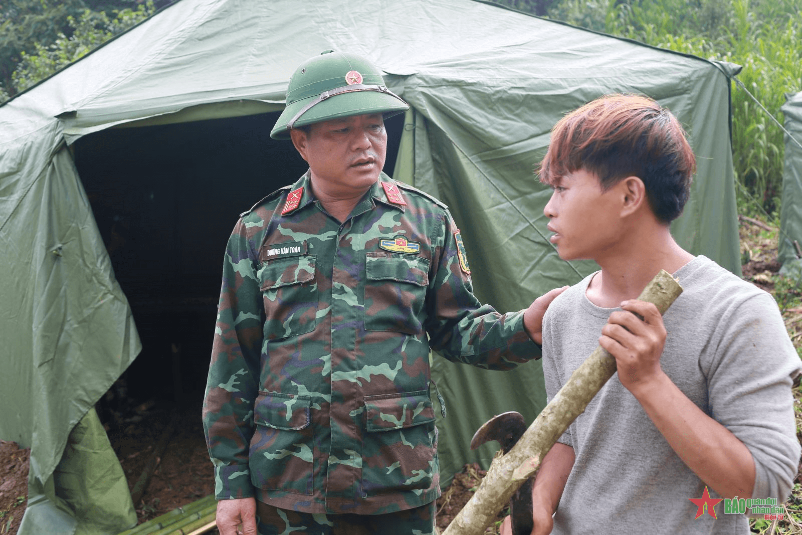 Cao Bằng: Nhanh chóng triển khai nhà bạt giúp bà con mất nhà cửa ở Lũng Lỳ