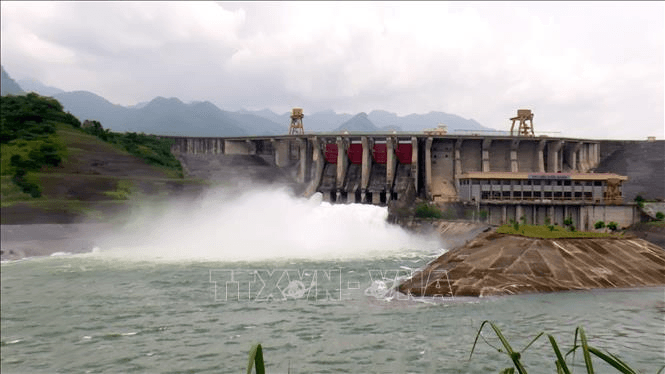 10 giờ ngày 14-9, đóng tiếp 1 cửa đáy hồ thủy điện Tuyên Quang