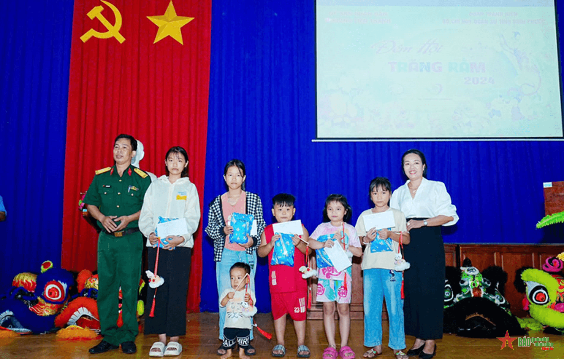 Rộn rã “Đêm hội trăng rằm” cho trẻ em nghèo Bình Phước