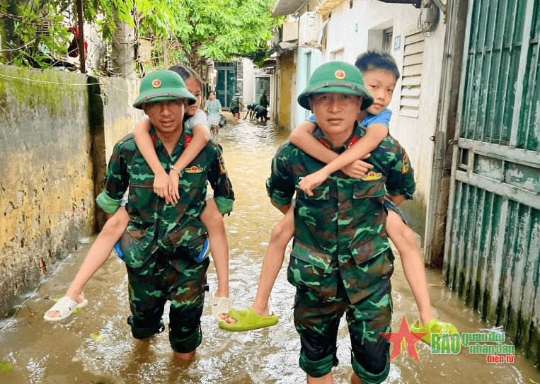 Vượt nguy nan ứng cứu nhân dân