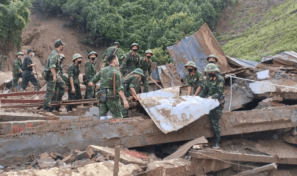 Đồng bào Bắc Hà biết ơn bộ đội