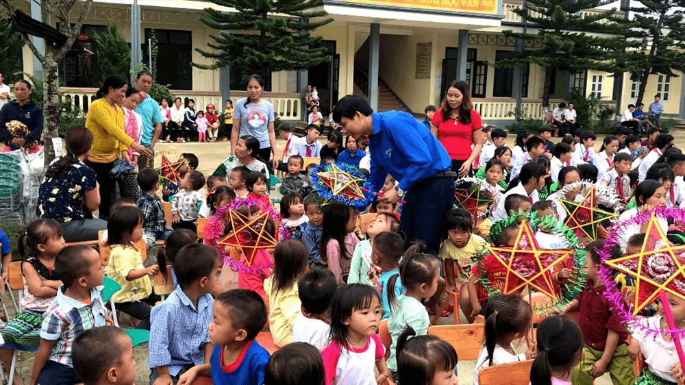Trăng lên ở vùng lũ
