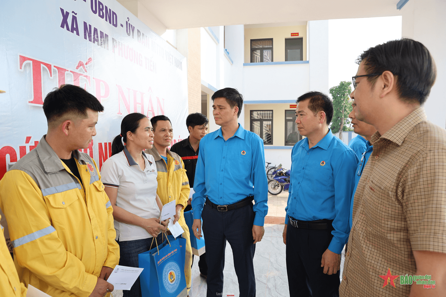 Tổng Liên đoàn Lao động Việt Nam hỗ trợ 1 tỷ đồng tới người lao động Thủ đô Hà Nội bị ảnh hưởng bởi bão lũ