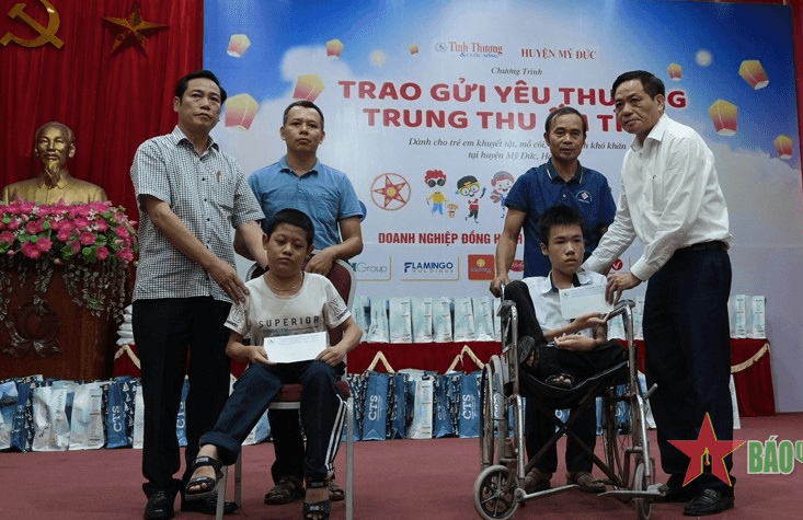 Mang Trung thu ấm tình tới 300 trẻ khuyết tật, trẻ có hoàn cảnh đặc biệt